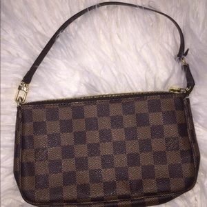 Louis Vuitton pochette